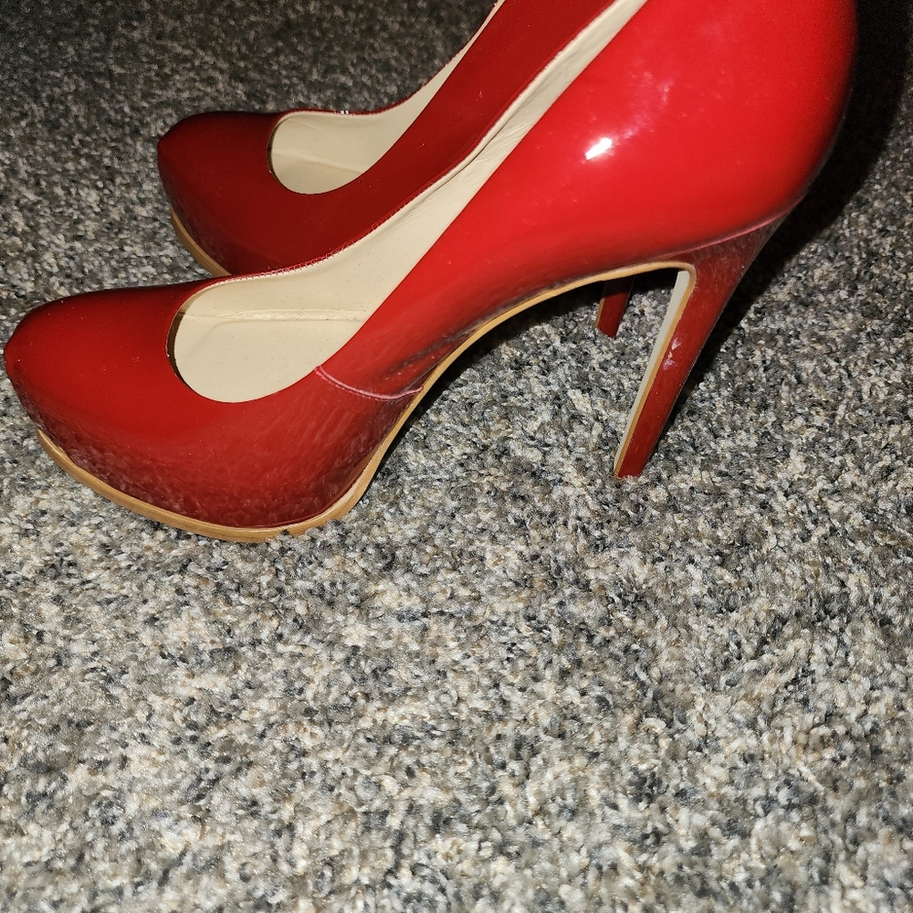 Stilletoes